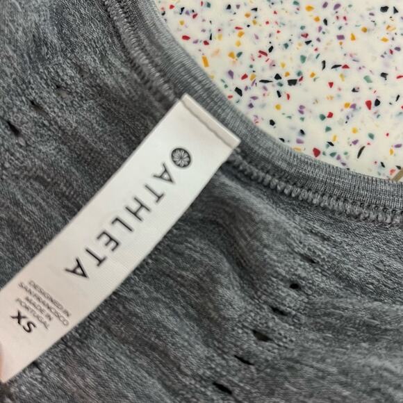 Athleta Foothill Heather Gray Long Sleeve Running Active Top Perforated Size XS - Picture 4 of 4